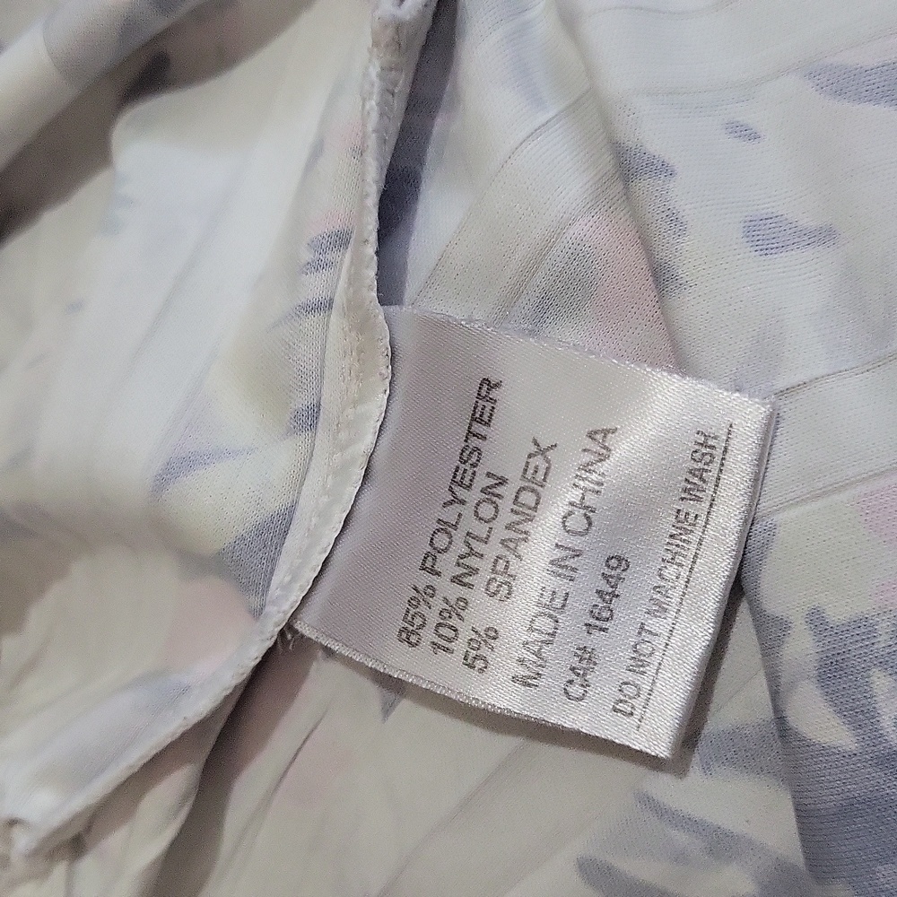 Reves Collection Ladies Top - Picture 6 of 6
